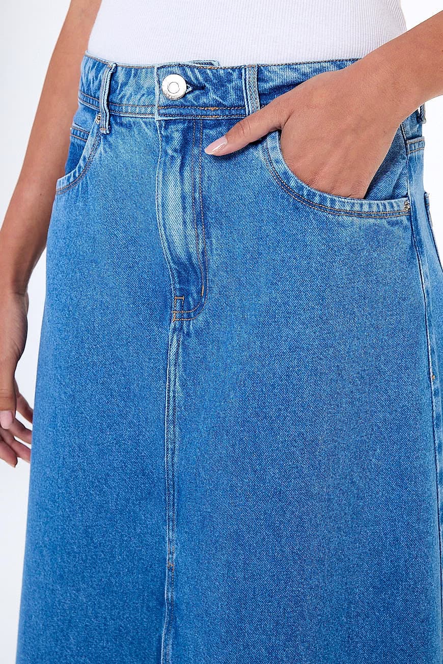 saia jeans longa fenda frontal — foto 4